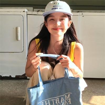 杀死希特勒与大脚怪的人 封面